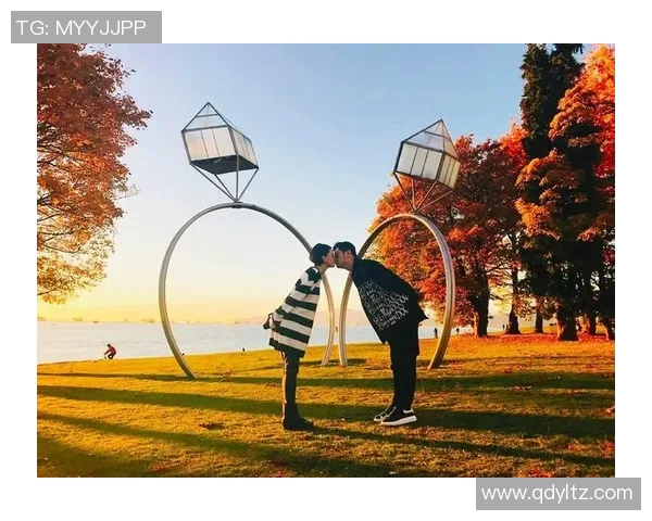 足球明星情侣合影温馨瞬间展现甜蜜爱情力量